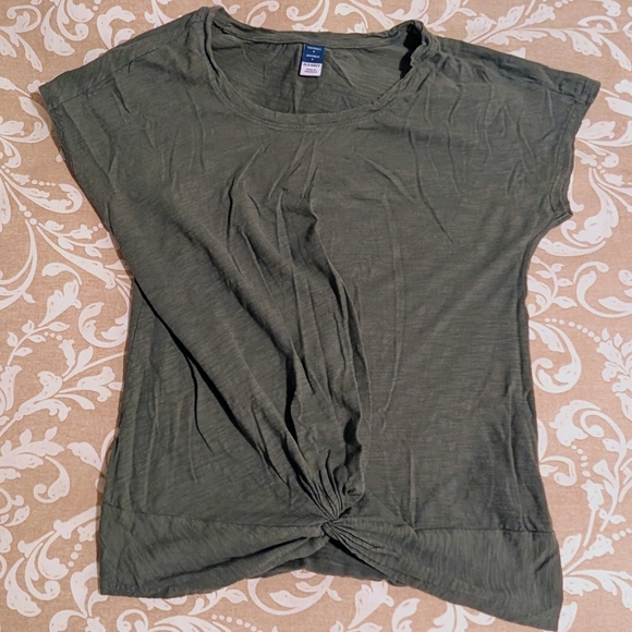 Old Navy Tops - Old Navy Maternity EveryWear Twist-Hem T-Shirt